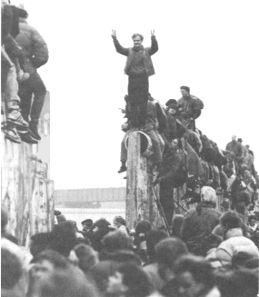Picture of the Fall of the Berlin Wall